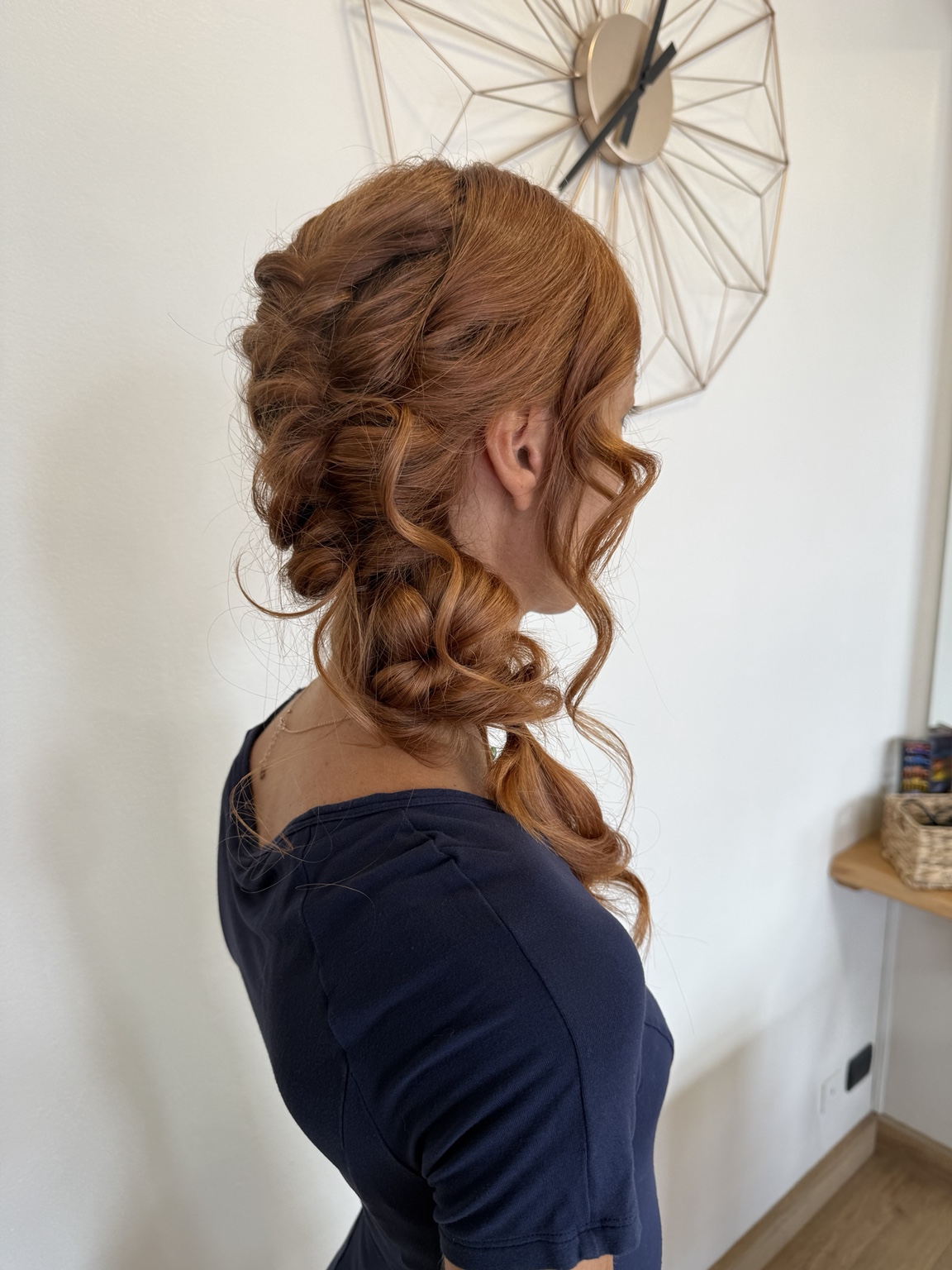 Acconciatura ramata intrecciata realizzata da GLAM